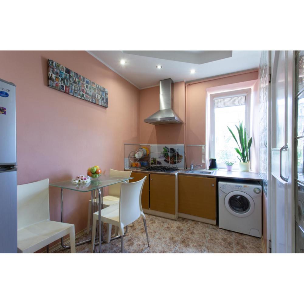Apartment On Naukova Kharkiv Exterior photo